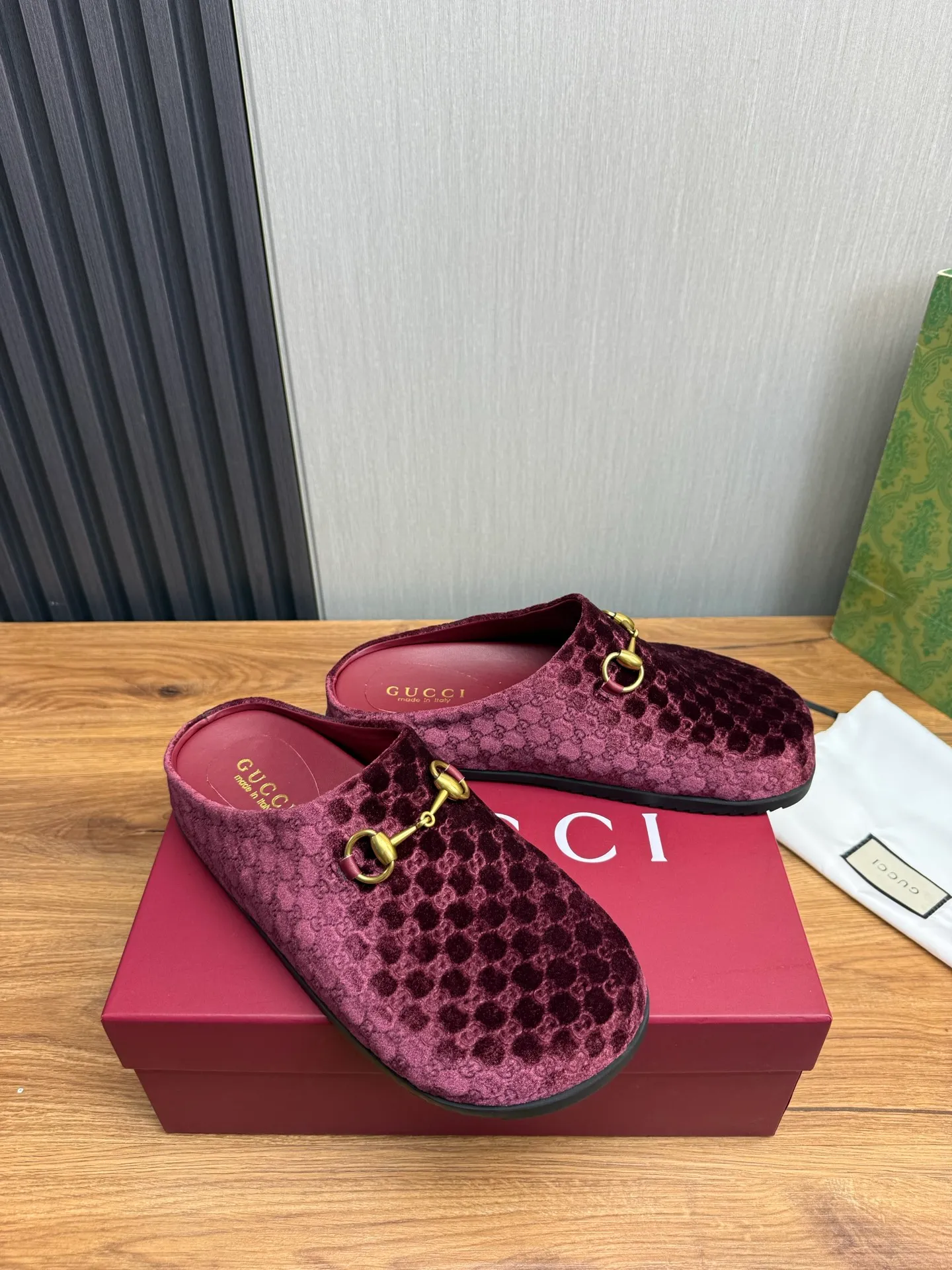 Men's men's shoes💰Pili 420💰Maoli 460💰 ＧＵＣＣＩGucci. Popular couple slippers hot sale🩷💚 🩴Official website one to one production 35-45 size 45 46 🉑️Customized!
